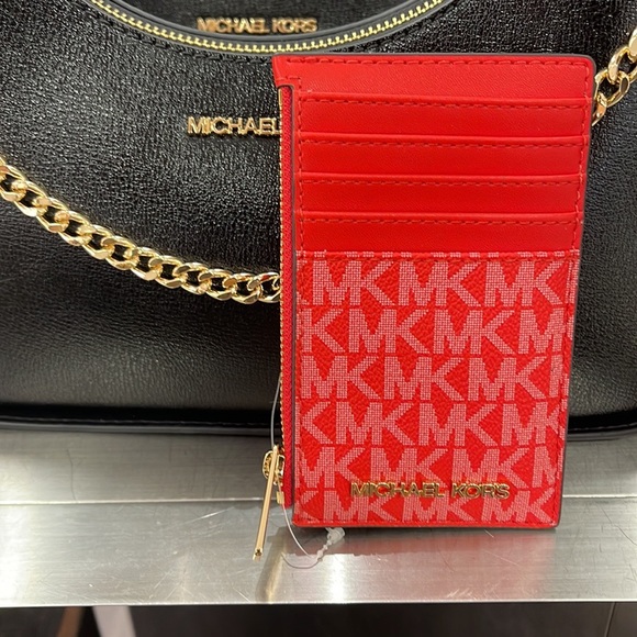 Michael Kors Jet Set Travel Medium Top Zip Card Case Wallet
Dark Sangria
NWT - Picture 4 of 16